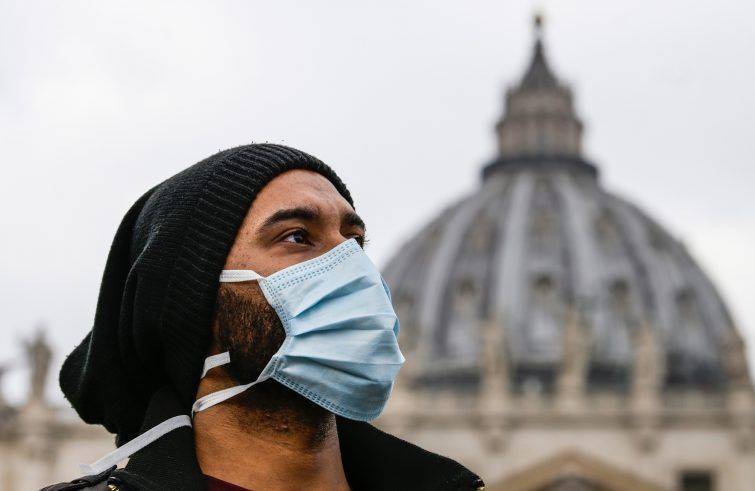 Dal Vaticano 700mila mascherine per la Cina