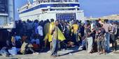 Migranti: 3800 persone nell'hotspot di Lampedusa