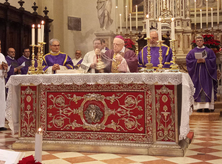 Celebrazione di suffragio per Benedetto XVI in San Marco