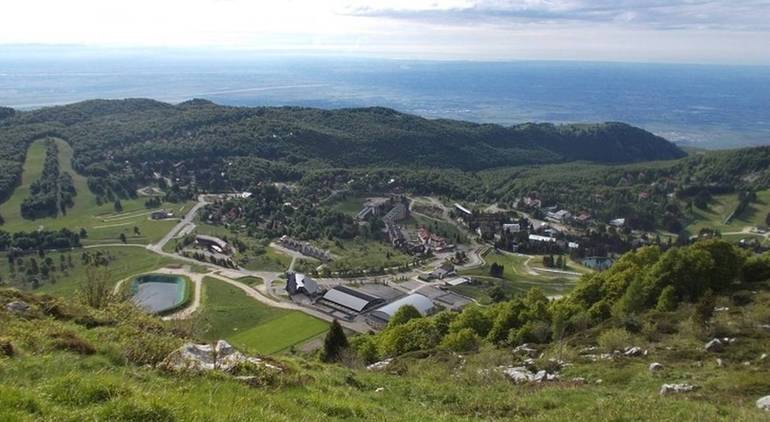 8 Nuovi minivan per bambini e anziani disabili in montagna