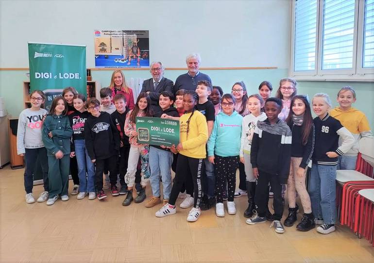 “Digi e Lode” Amga-Hera premia la primaria Rosmini