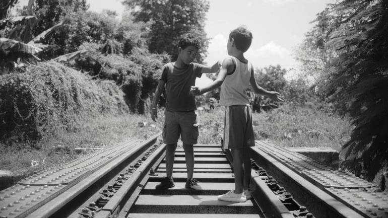 Pordenone 20 agosto: martedì 20, Gli oceani documentario