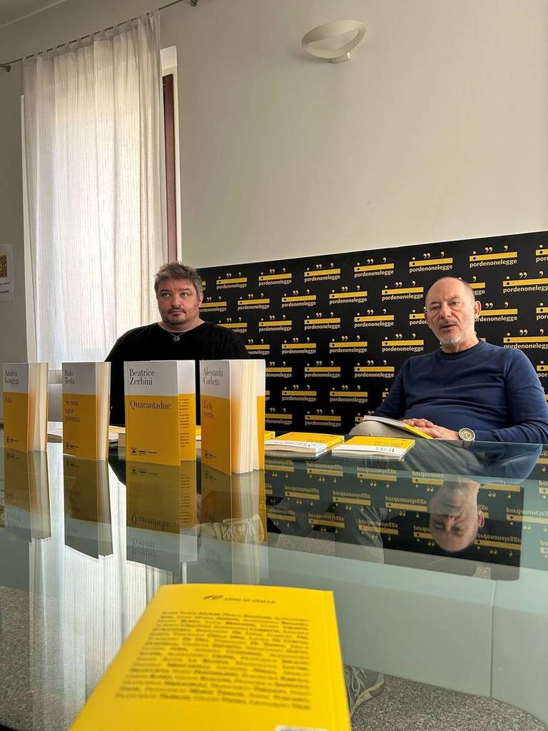 Da sx l'editore Alessandro Canzian e Gian Mario Villalta direttore artistico di Pordenonelegge