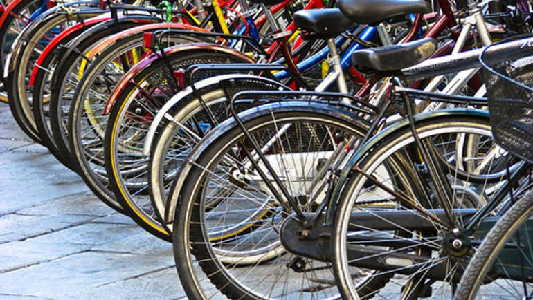 Portogruaro, zona stazione: nuove rastrelliere per parcheggio biciclette