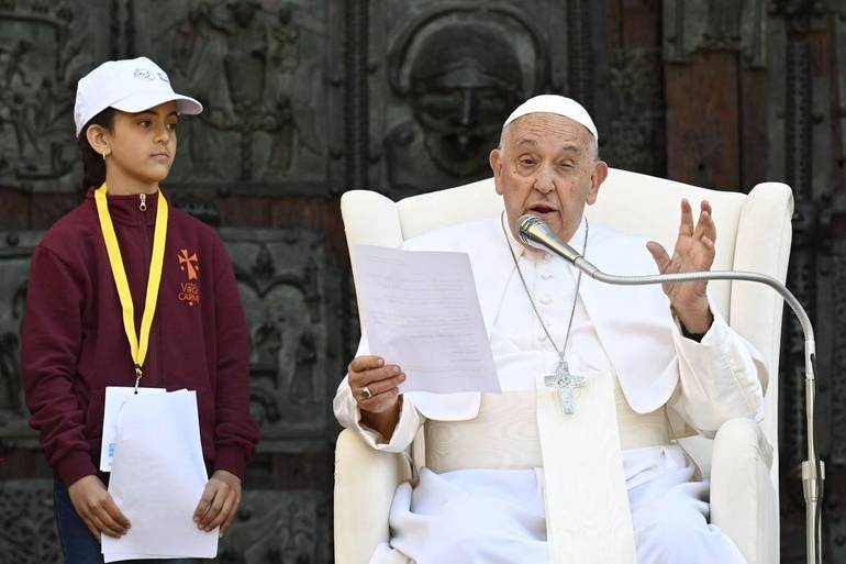Arena di Pace: papa Francesco: “nel mondo oggi c’è questo peccato grave: non curare la pace”