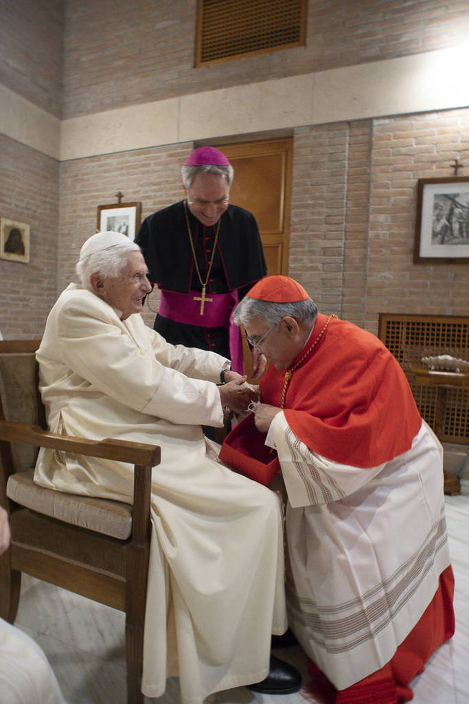 Bendetto XVI: il card. Semeraro "Ha sostenuto la Chiesa con umiltà e serentà"