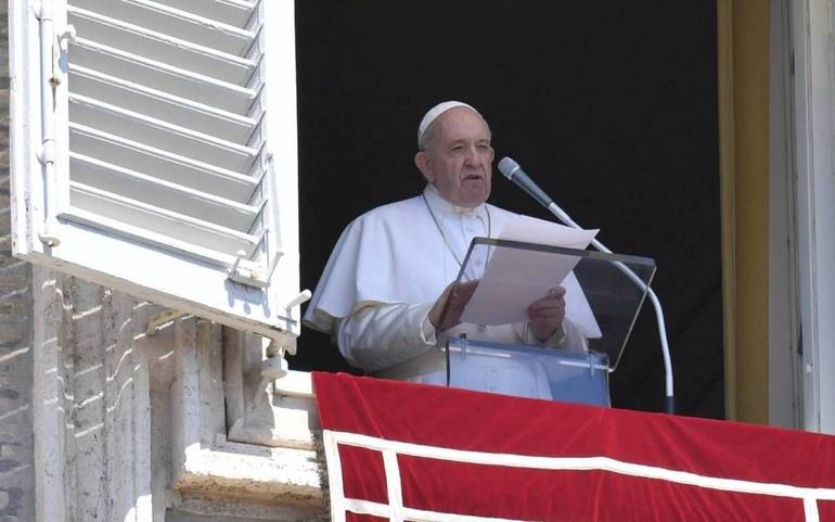 Domenica 4 agosto, angelus di papa Francesco contro la guerra