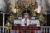 Domenica della Divina Misericordia: Francesco invita a non lasciare nessuno indietro