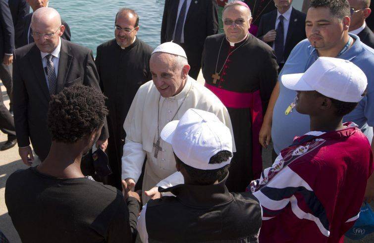 Papa Francesco: “Esame di coscienza” sui migranti e sull’inferno della Libia