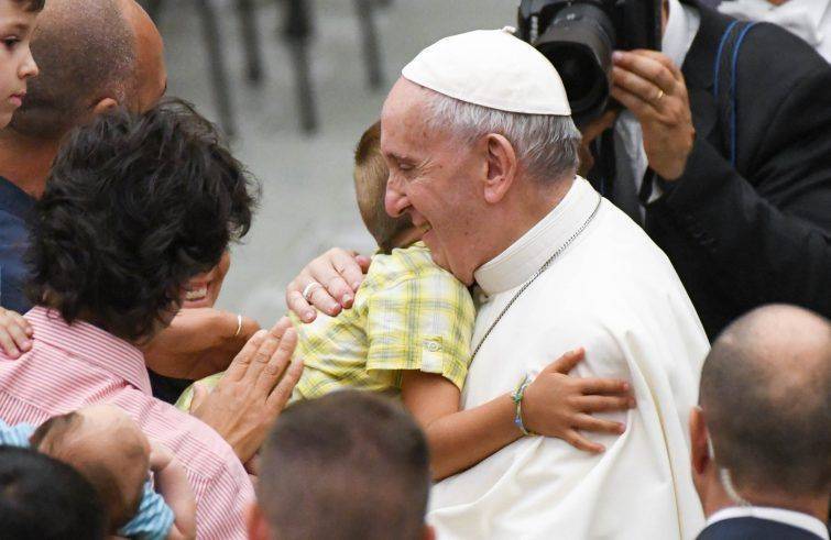 Papa Francesco: in prima linea per difendere i poveri