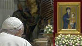 Papa Francesco nella veglia di preghiera per la pace: "regina della pace aiutaci tu, perché da soli non ce la facciamo"