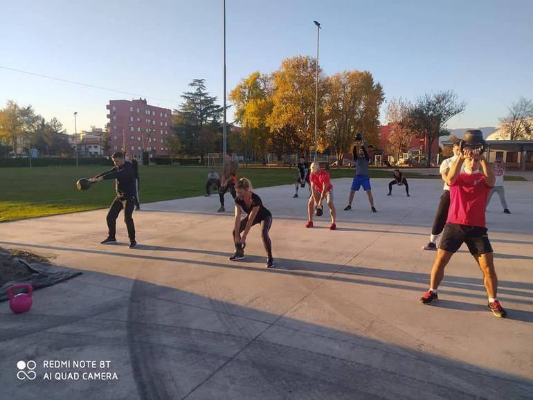 1a Kettlefesta fra preparazione atletica e raccolta fondi di beneficenza