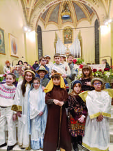 Giussago: la messa con il presepe vivente dei bambini di catechismo