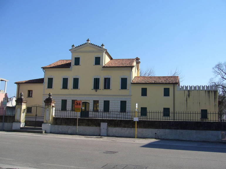 Villa Ronzani, sede della biblioteca comunale di Gruaro  